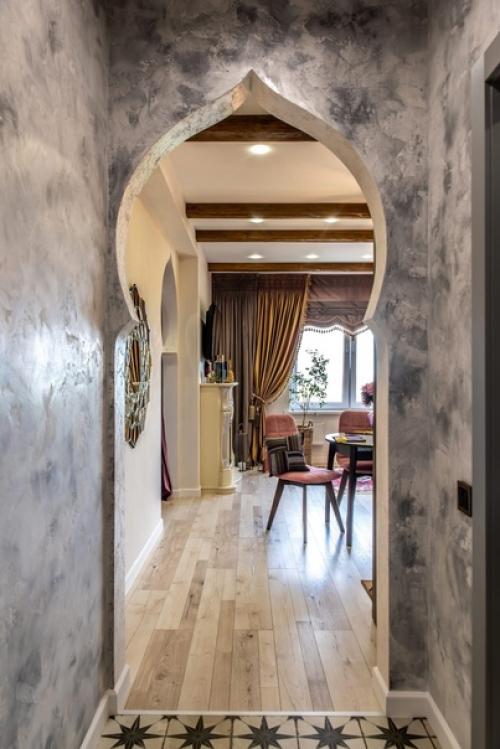 Очень необычный интерьер квартиры с элементами индийского стиля. 03