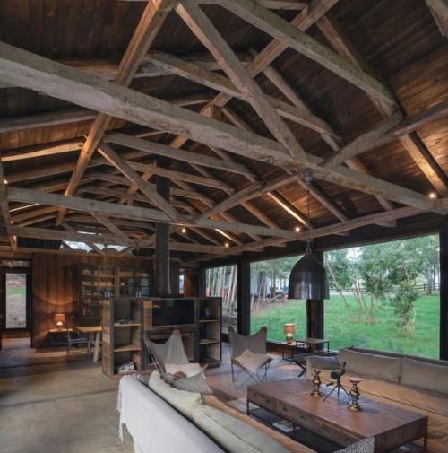 Реконструкция старого амбара под стильный загородный дом в Чили. 03