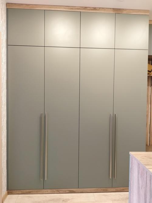 С гордостью, презентую шикарный шкаф для прихожей, который стал не только функциональным решением, но и стильным акцентом в интерьере. 01