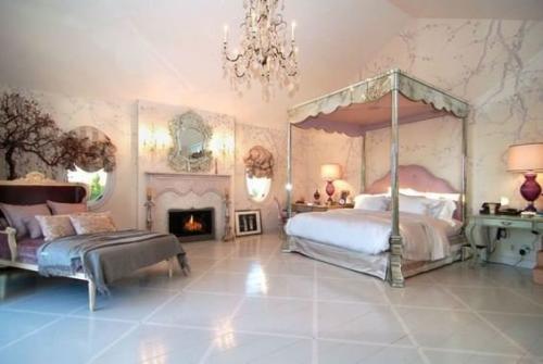 Роскошная вилла, расположенная в эксклюзивном охраняемом комплексе Hidden Hills в Лос-анджелесе. 01