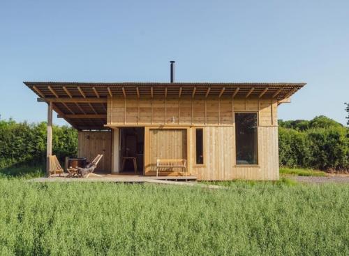 Домик Holly Water был построен в самом сердце Девона, Великобритания. 03