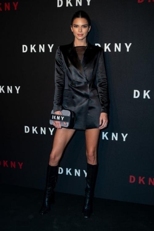 Dkny. Бренд Dkny (Donna Karan New York) был основан в США в 1984 году. 05 Dkny. Бренд Dkny (Donna Karan New York) был основан в США в 1984 году. 05