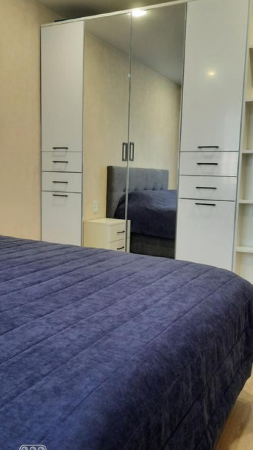 Погрузитесь в океан синих оттенков с нашим великолепным покрывалом из канваса! 01