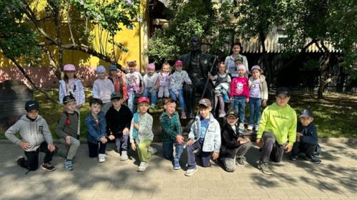 Ребята подготовительных групп посетили дом - музей Г. в. чичерина. 01