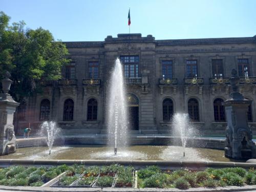 Чапультепекский дворец - бывшая резиденция губернаторов, императоров и президентов Мексики. 06