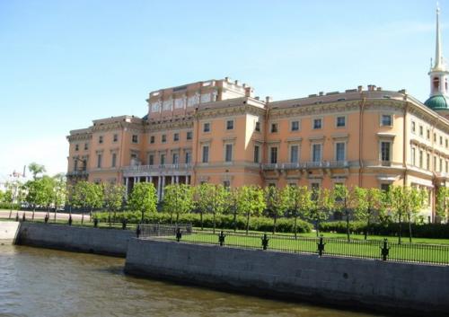 Михайловский замок. ( Места@piteronline24). 09