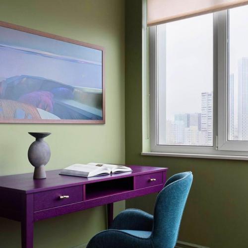 Сочетание зелёного и фиолетового: модно и выразительно. 01