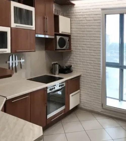 Сын бабушке ремонт в ее старой квартире сделал. 01