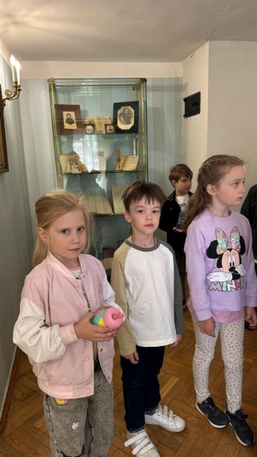 Ребята подготовительных групп посетили дом - музей Г. в. чичерина. 07