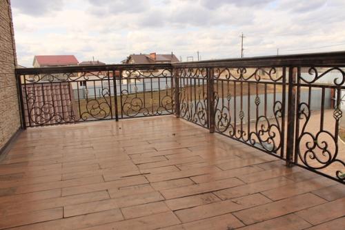 Кованые ограждения известны уже сотни лет. 06