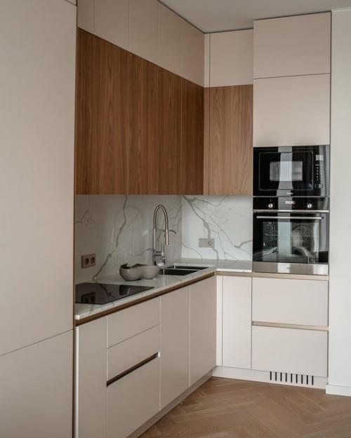 Интерьер квартиры для молодой девушки. 

