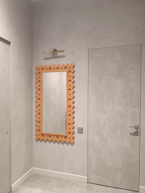 Наш недавний крупный проект, в котором интерьеры частного дома украсили зеркала в единой стилистике. 05