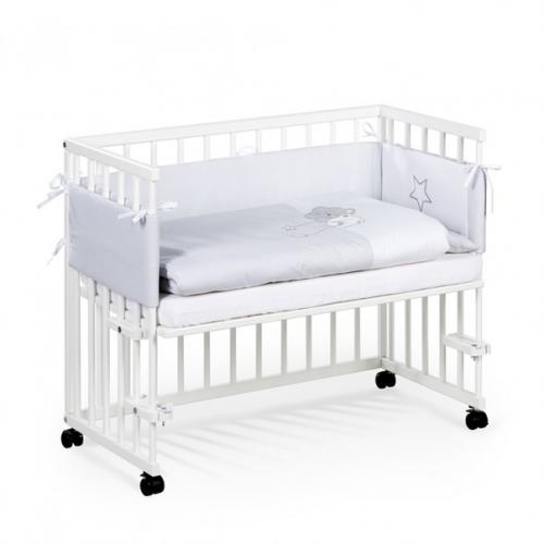 Простой и элегантный дизайн делает эту приставную кроватку ТМ Мама Рядом отличным аксессуаром для создания стильного интерьера детской комнаты. 01