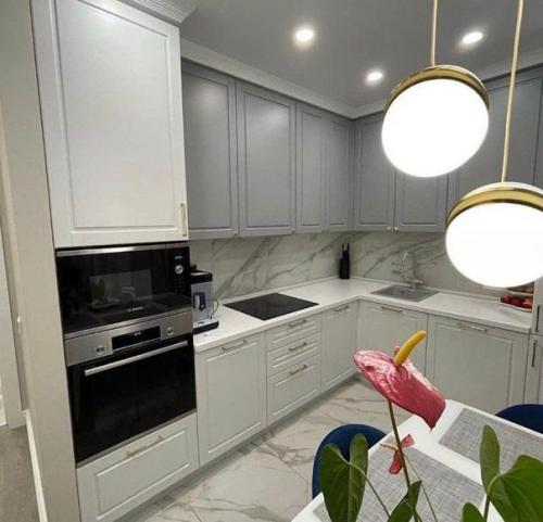 Современная кухня. В спокойной цветовой гамме. 01