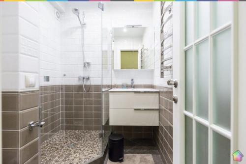 Светлая студия для молодого человека ч. 2. 05