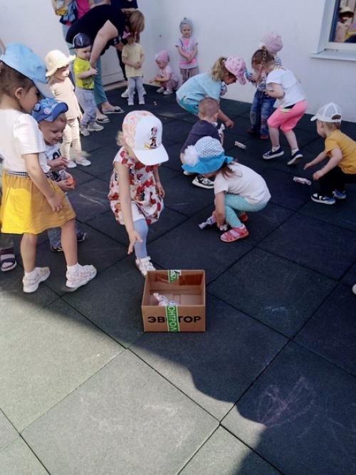 Сидим мы дома на выходных и думаем - чем бы занять ребенка? 06