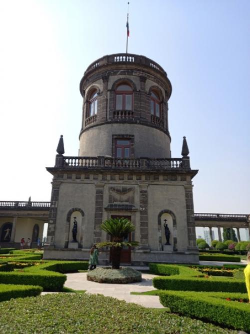 Чапультепекский дворец - бывшая резиденция губернаторов, императоров и президентов Мексики. 04