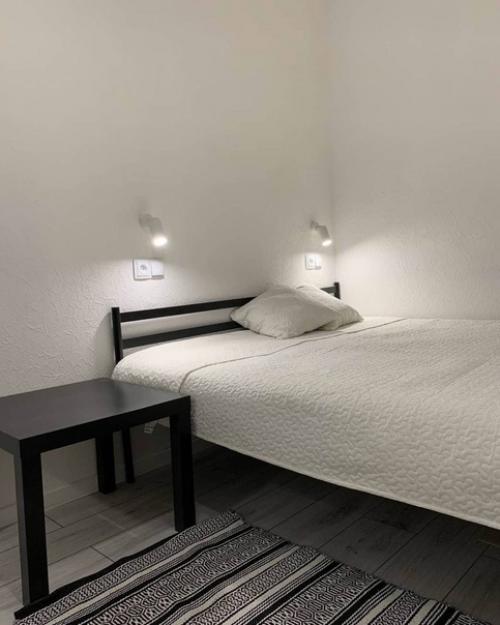 Квартира состоит из огромной кухни - студии, площадью 25 кв. 02