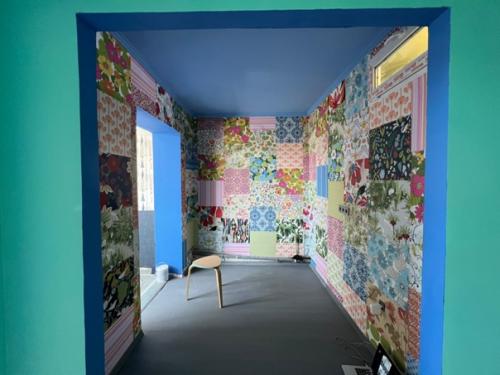 Достраиваю свою планету, переходя из тени в цвет. 06