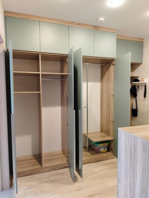 С гордостью, презентую шикарный шкаф для прихожей, который стал не только функциональным решением, но и стильным акцентом в интерьере. 05