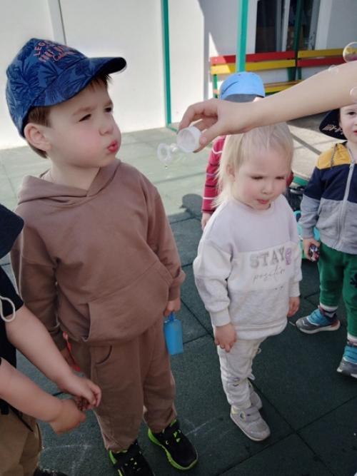 Сидим мы дома на выходных и думаем - чем бы занять ребенка? 01