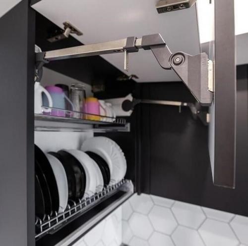 Отличная кухня. В современном оформлении. 01