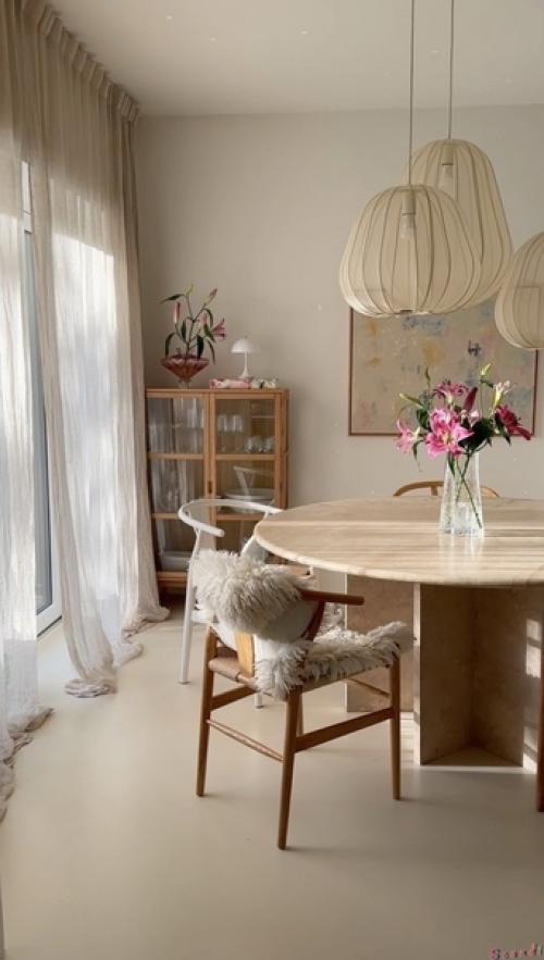 Красивые бежевые оттенки в дизайне уютного скандинавского дома. 03