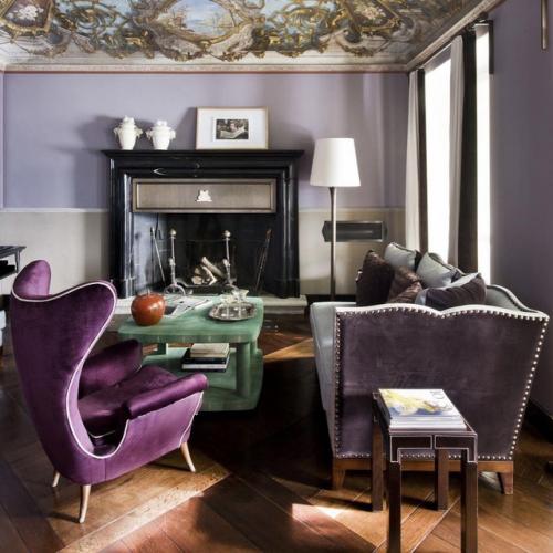 Сочетание зелёного и фиолетового: модно и выразительно.