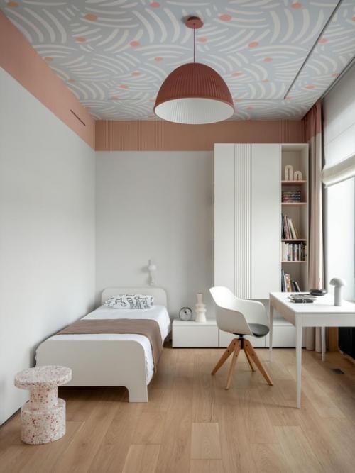 Реализованный интерьер двухуровневой квартиры в Москве с винтовой лестницей. 04