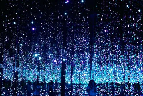 Зеркала - это универсальный элемент современного интерьера. 01