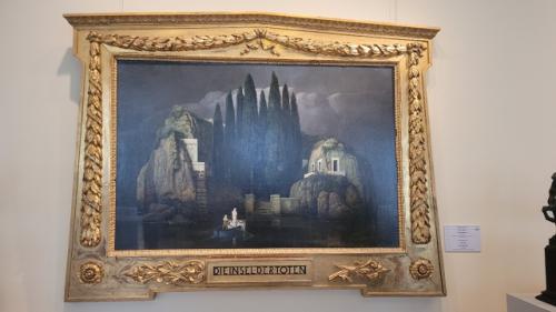 А из нашего окна площадь. 05