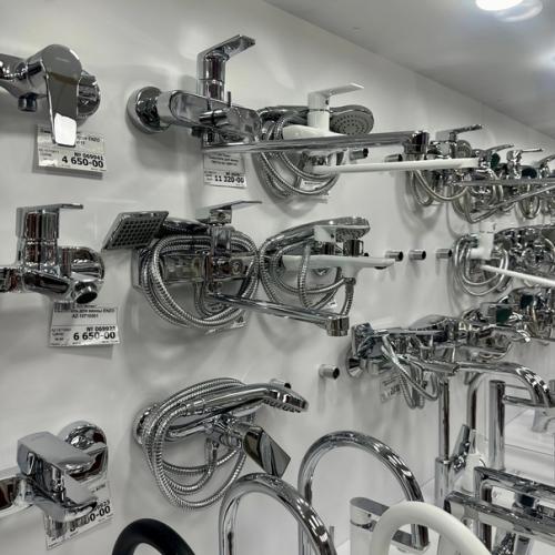 В ТЦ Оза: Стройка и Ремонт представлен огромный выбор смесителей! 01