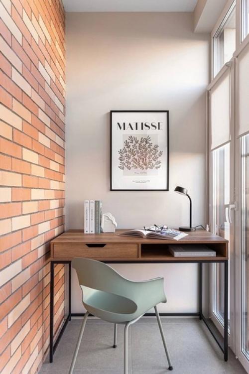 Эта квартира - образец традиционного сканди: дизайнер оформила интерьер в светлых тонах и добавила лаконичную мебель (65 кв. 05