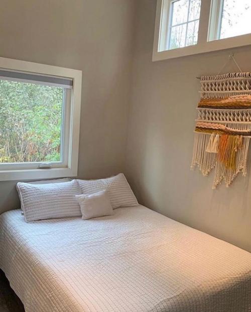 Небольшой домик. Расположенный на природе. 07