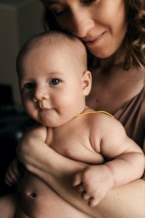 Пока погода не позволяет работать на улице, снимаю тёплые домашние фотосессии. 06