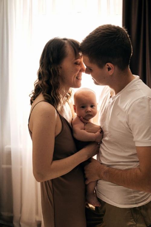 Пока погода не позволяет работать на улице, снимаю тёплые домашние фотосессии. 08