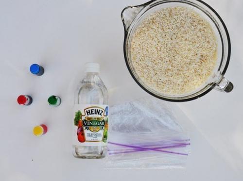 Цветной рис для детских игр и декора. 01