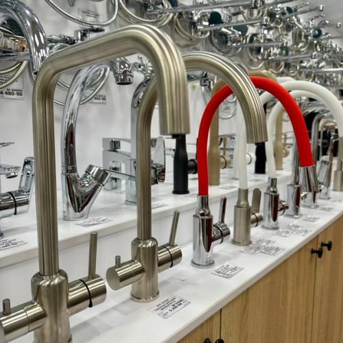 В ТЦ Оза: Стройка и Ремонт представлен огромный выбор смесителей! 02