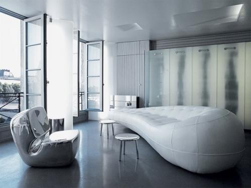 А вот и сама квартира в 400 метров, где нет ни одной стены. 02