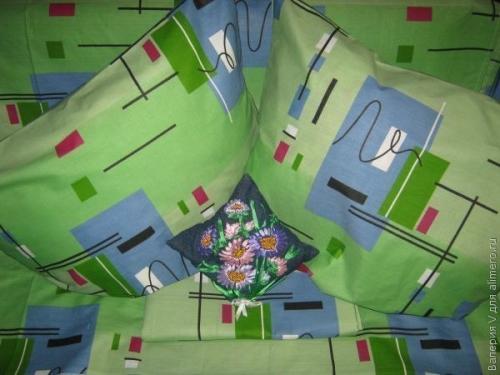 Всем понятно, что самому сшить комплект постельного белья будет намного дешевле, чем купить готовый. 07