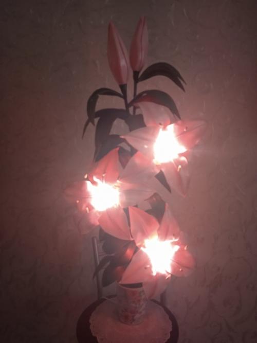 Домашний декор, сделанный своими руками, способен преобразить интерьер, сделать атмосферу уютнее и душевнее. 01