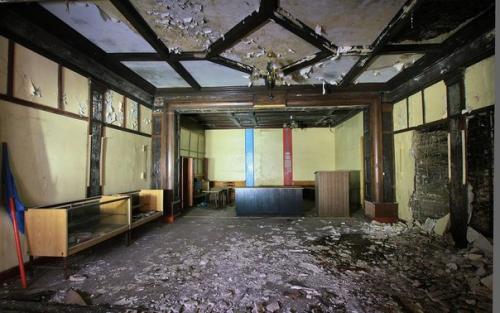 Заброшенный особняк с музеем. 04