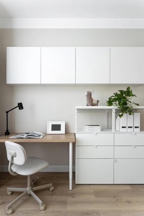 Эта квартира - образец традиционного сканди: дизайнер оформила интерьер в светлых тонах и добавила лаконичную мебель (65 кв. 03