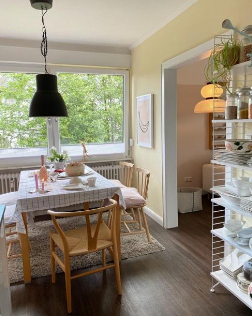 Каждая комната этой немецкой квартиры свой цветовой акцент имеет. 07