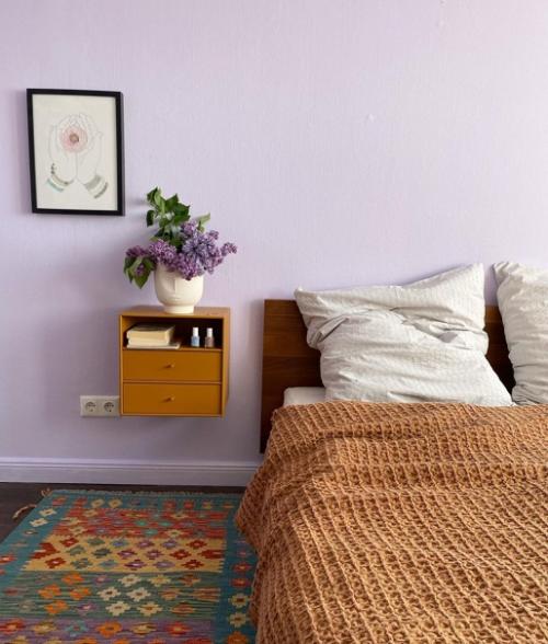 Каждая комната этой немецкой квартиры свой цветовой акцент имеет. 05