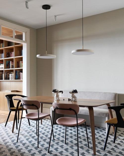 Квартира площадью 175 метров расположена в обручевском районе на юге Москвы, на 36 этаже новостройки. 03