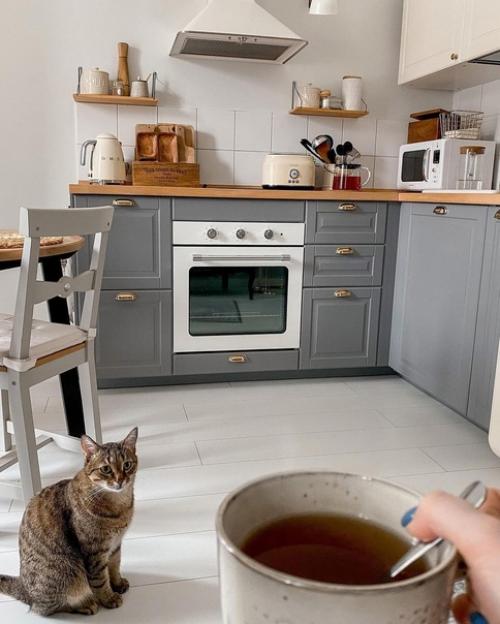 Дизайн квартиры продумывали самостоятельно, а ремонт делала наемная бригада. 07