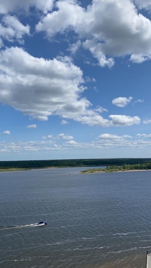 Таким образом, если вы ещё не были на балконе старой башни, обязательно рекомендую подняться и полюбоваться потрясающими видами Камы. 03