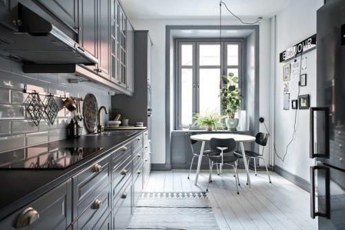 Скандинавские интерьеры, как правило, отличаются белыми стенами, что делает помещение очень светлым. 04