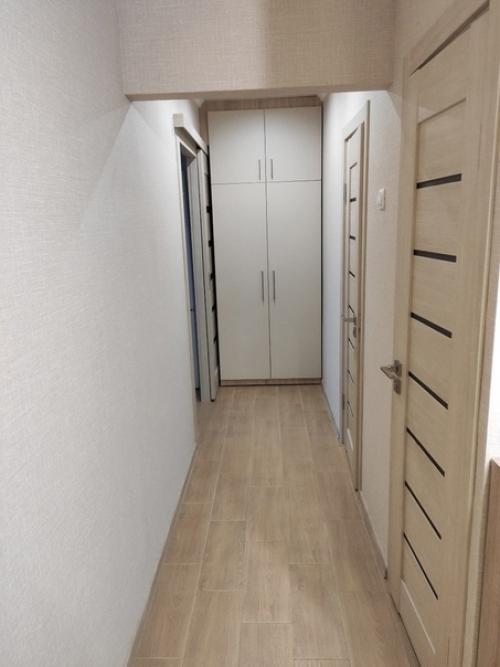 Мы создали такую обстановку в нашей однокомнатной квартире, которая идеально сочетается с нашим вкусом и выглядит гармонично. 08